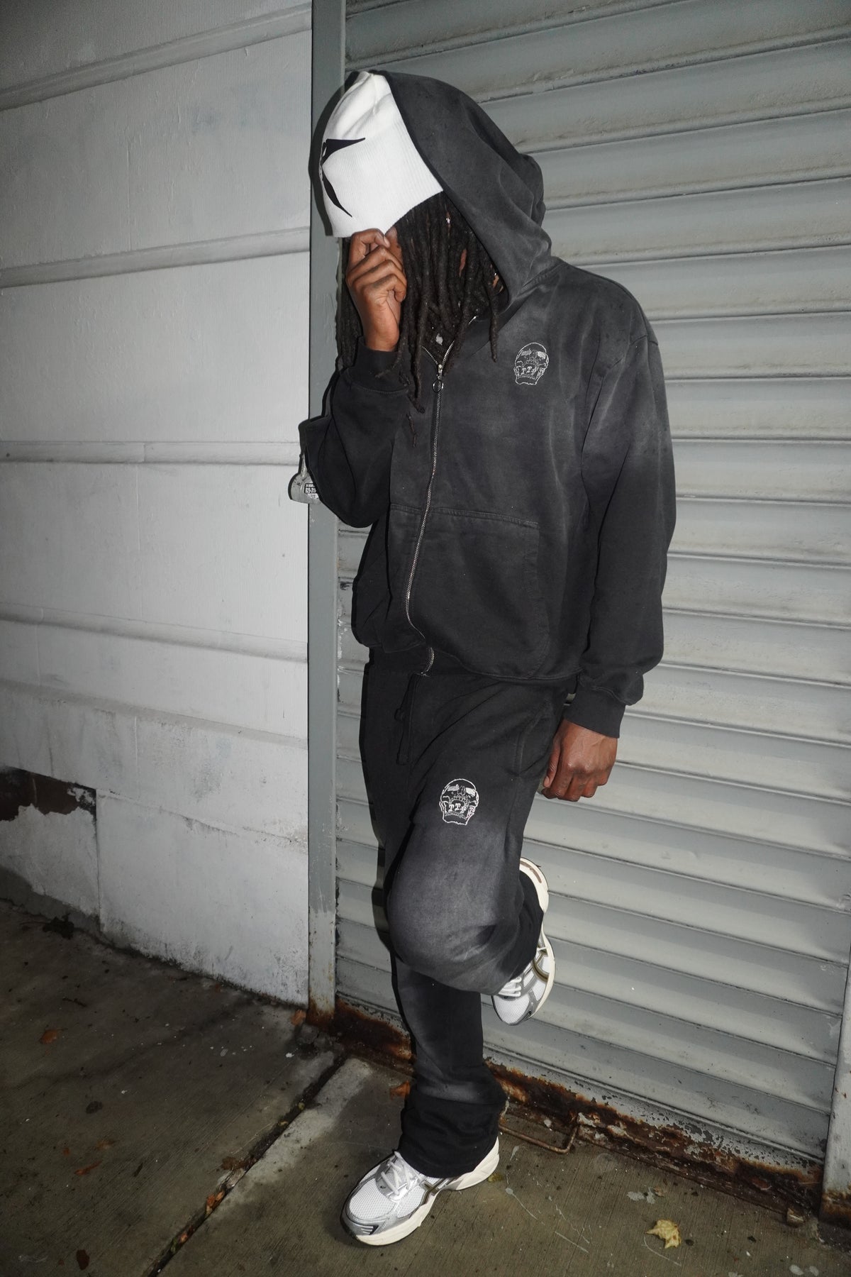 ASHED SKULL SWEATS